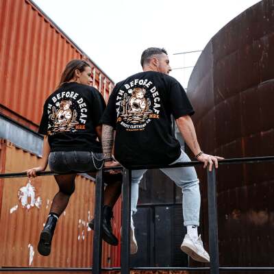 ROKFIT Death before Decaf unisex T-shirt